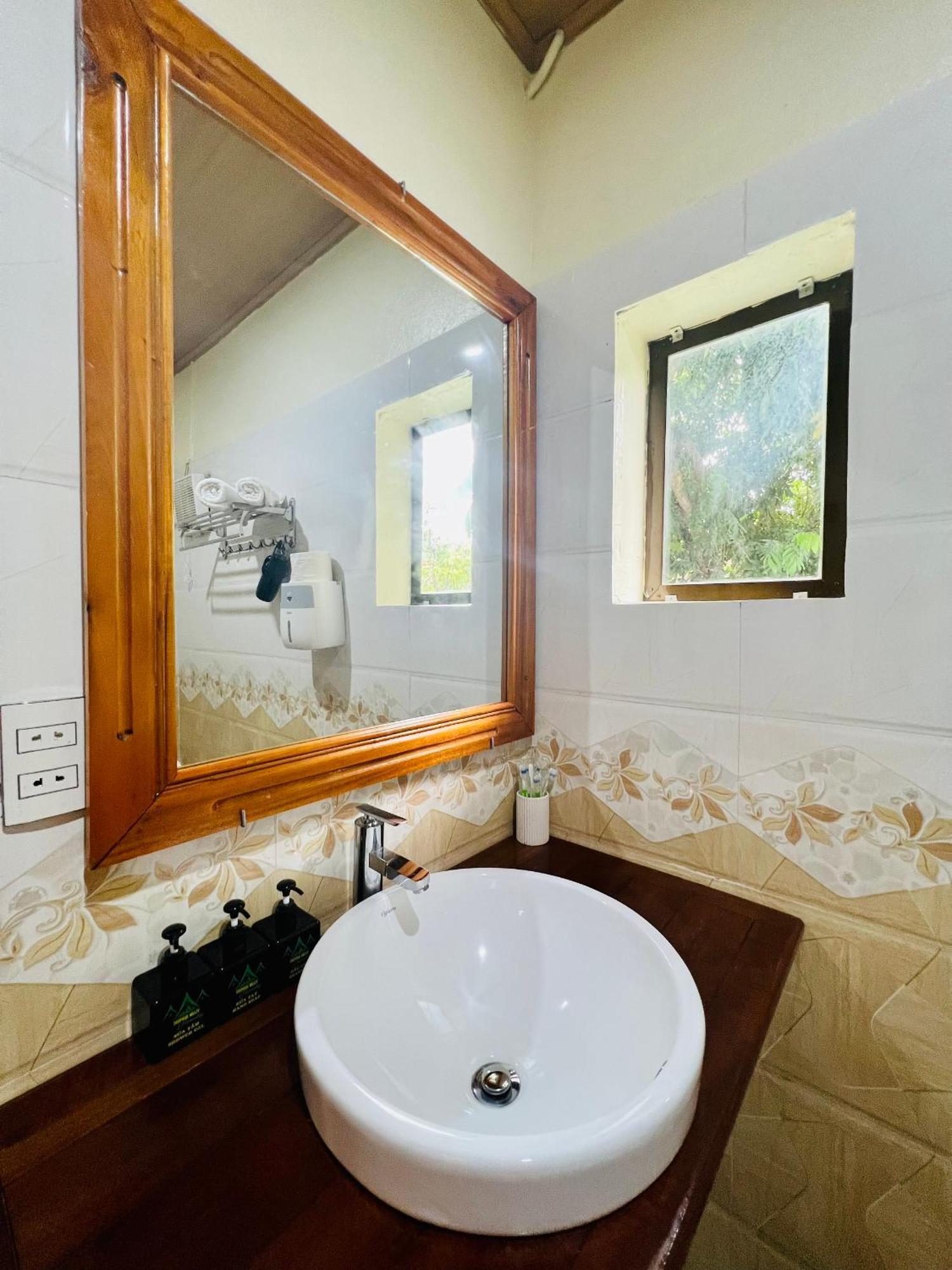 Tropical Valley Homestay - Villas Phong Nha Zewnętrze zdjęcie
